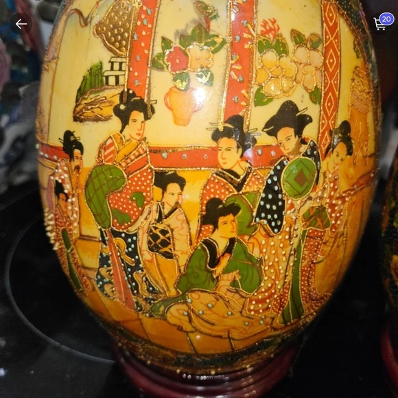 Japanese Satsuma-style porcelain decorative eggs hand-painted Large / Set Of 2 - Picture 3 of 6